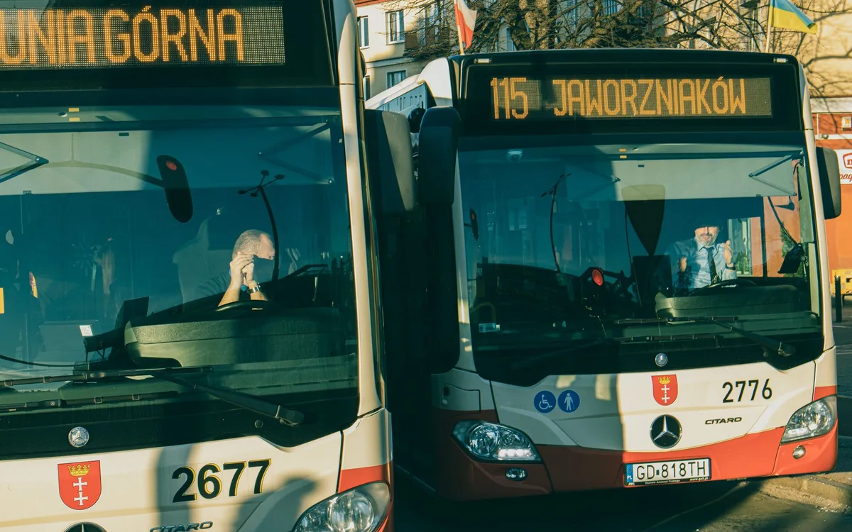 Kiedy autobus do Bolesławca ma sens i gdzie szukać kursów?