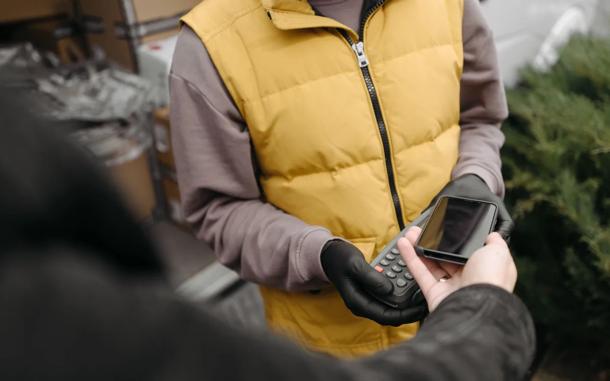 Bilet w aplikacji mobilnej - jak działa zakup przez telefon?